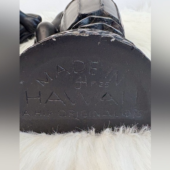 Hawaiian Black Art Sculptures 2pc - Picture 4 of 7